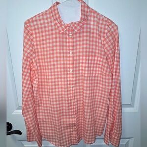 A J.Crew ladies long sleeve button-down shirt in a size small.
